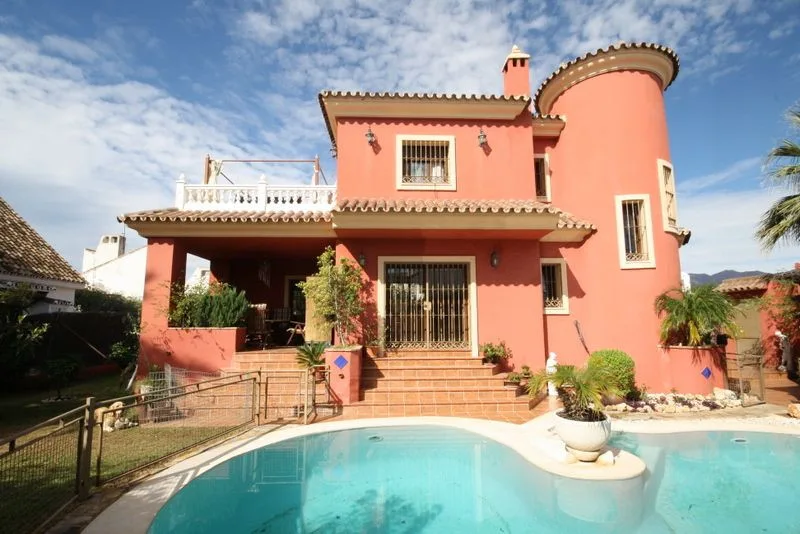 Detached Villa in Las Chapas