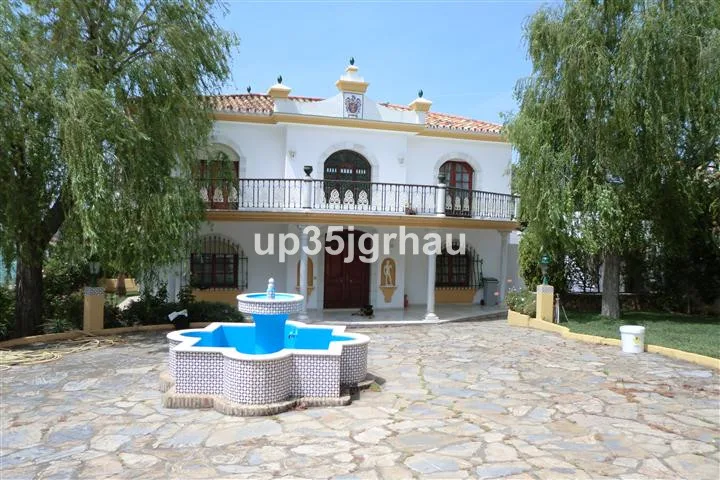 Freistehende Villa · Estepona