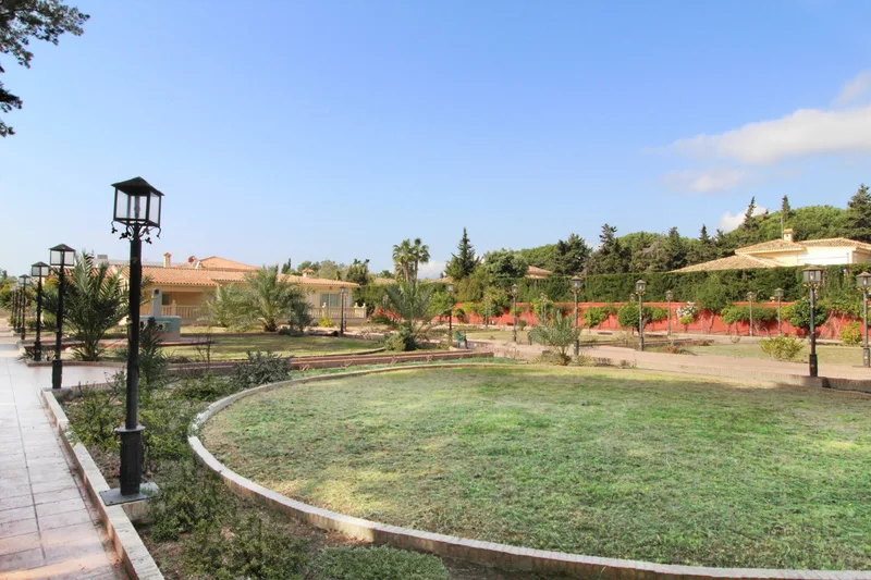 Fritliggende villa · Guadalmina Baja