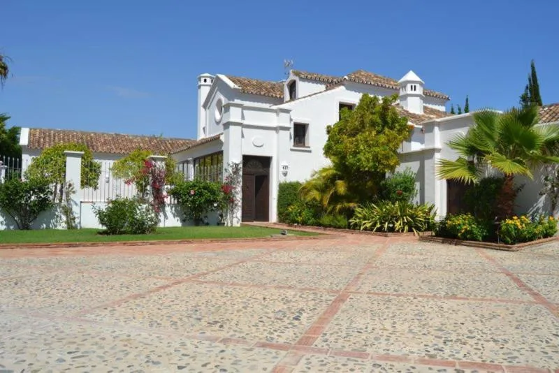 Fritliggende villa · Guadalmina Baja