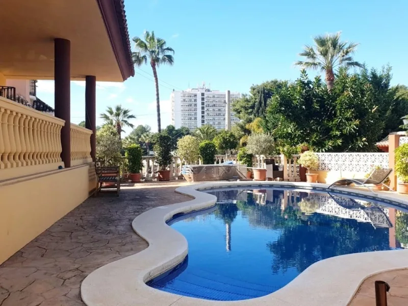 Detached Villa in Nueva Andalucía