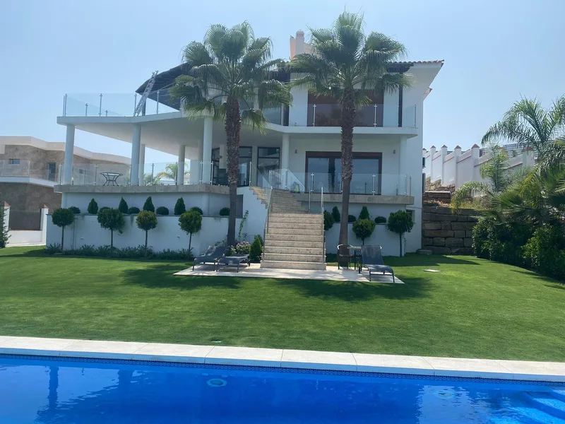Fritliggende villa · Benahavís