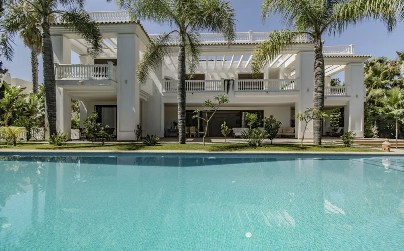 Fritliggende villa · Guadalmina Baja
