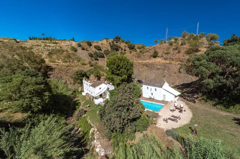 Finca - Cortijo in Coín
