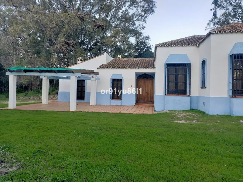 Finca · Cortijo · Casares