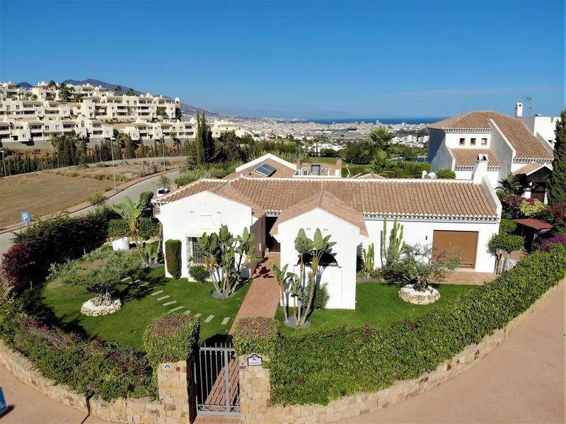 Detached Villa in Cerros del Aguila