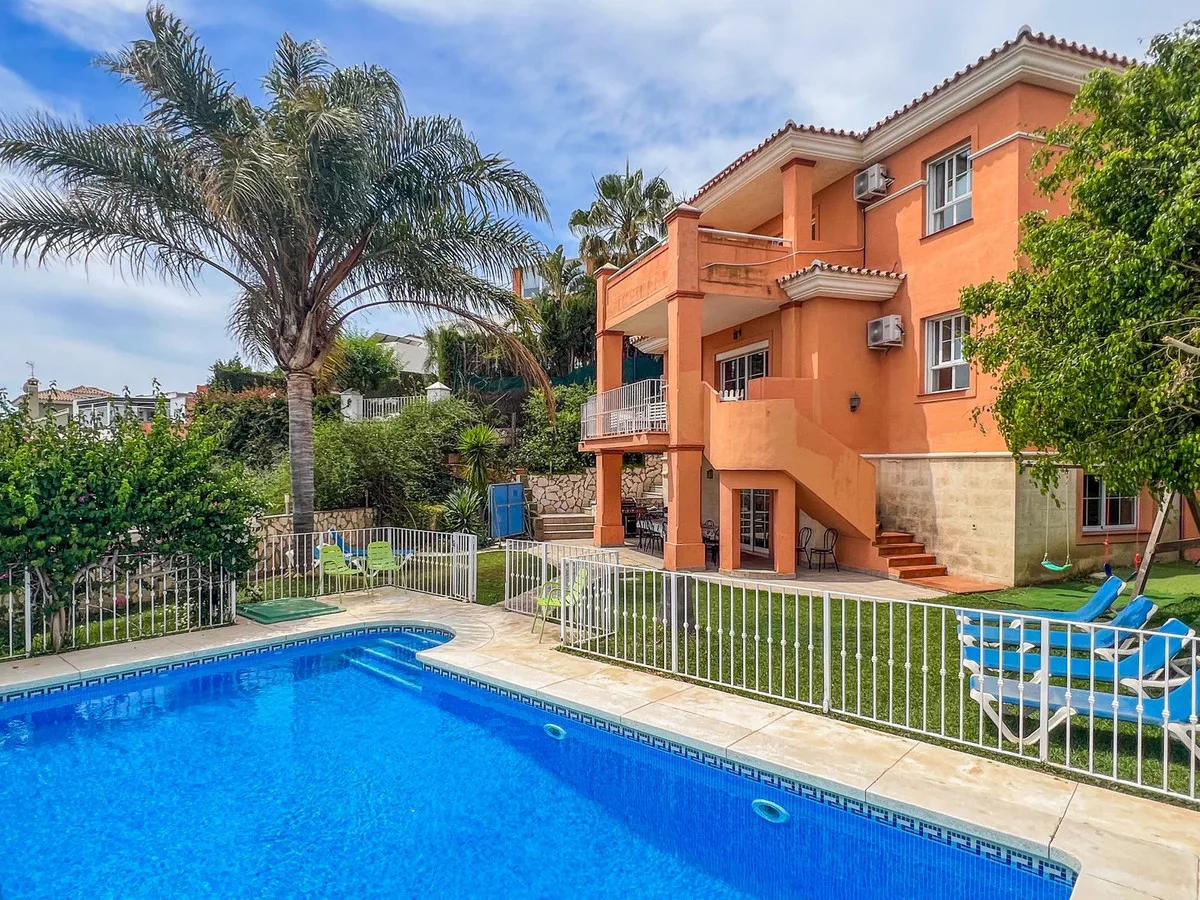 Detached Villa in Cerros del Aguila