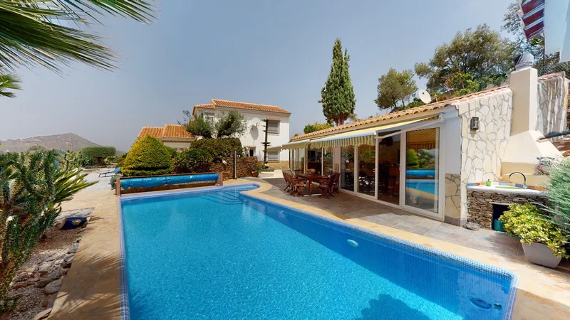 Detached Villa in Sayalonga