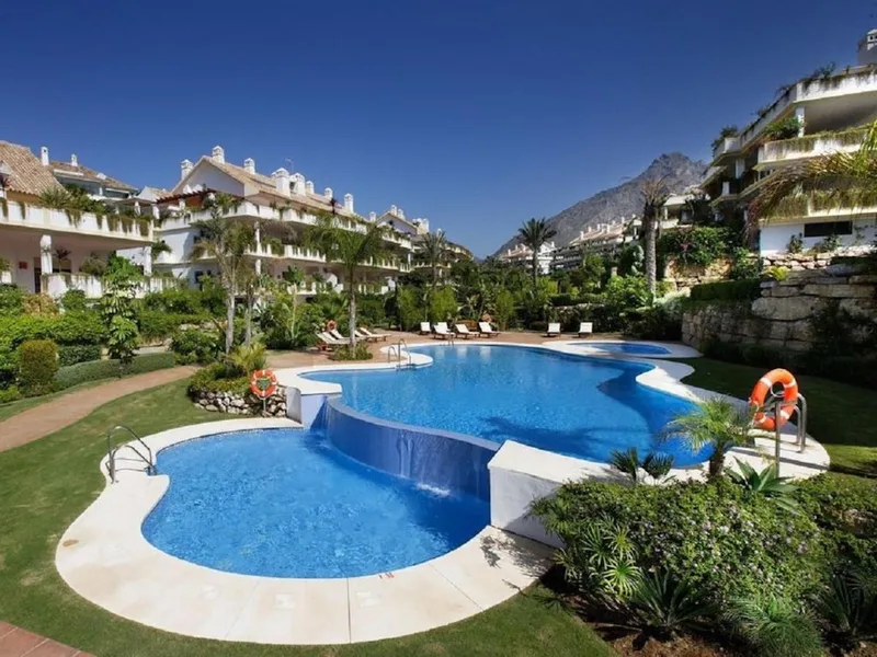 Penthouse i to plan · The Golden Mile