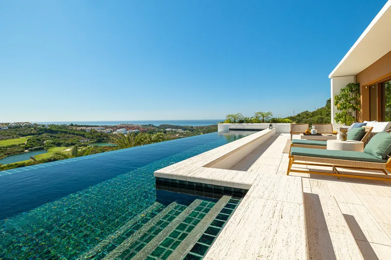 Villa independente · Casares
