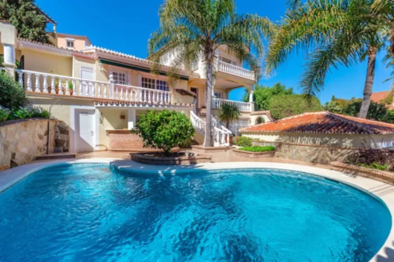 Detached Villa in Nueva Andalucía