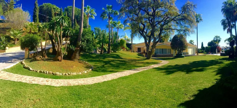 Vrijstaande villa · Elviria