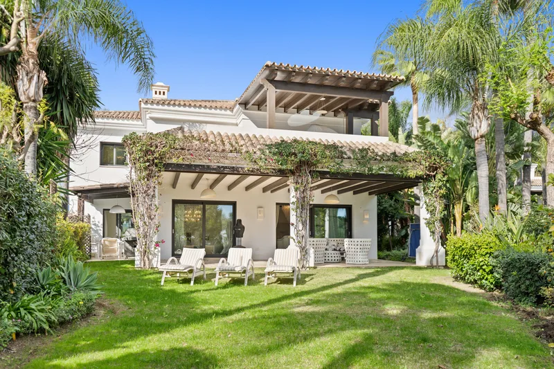 Fritliggende villa · The Golden Mile