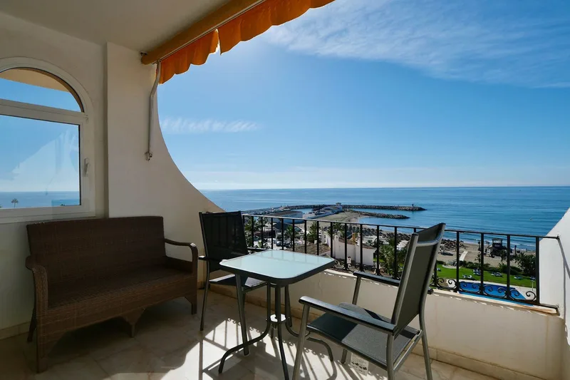 Top Floor Apartment in Puerto de Cabopino