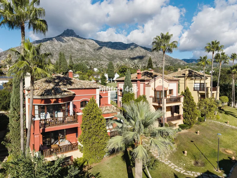 Fritliggende villa · The Golden Mile