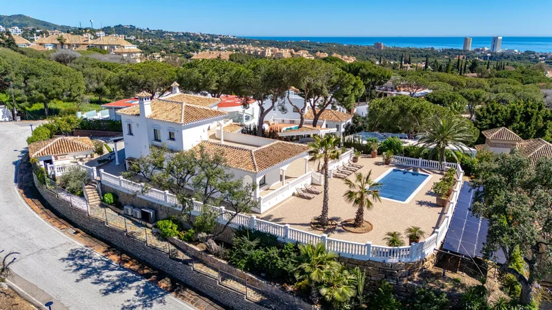 Vrijstaande villa · Elviria
