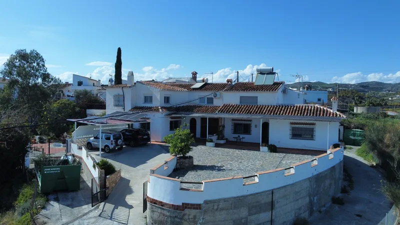 Detached Villa in Almayate