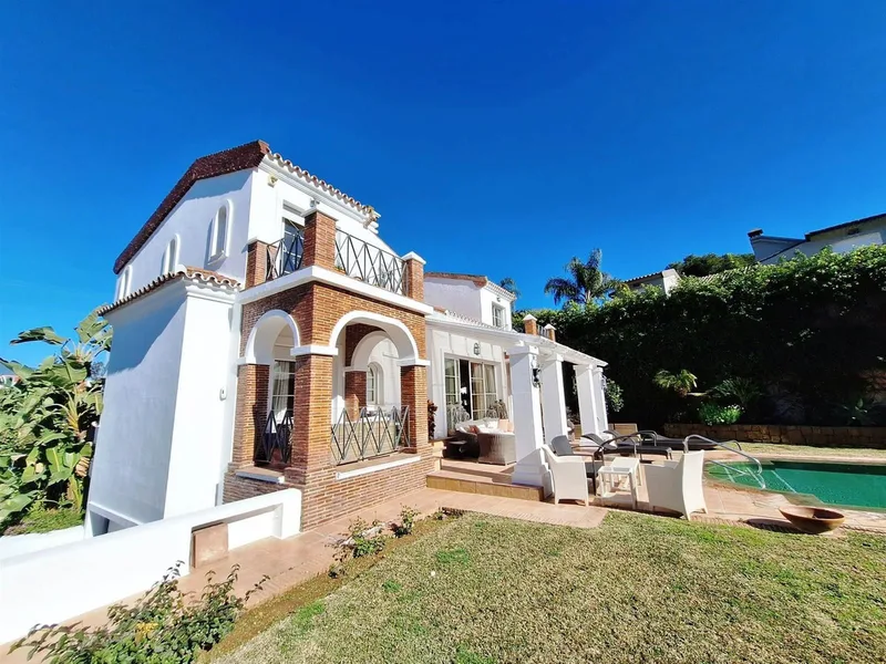 Frittliggende villa · Puerto Banús