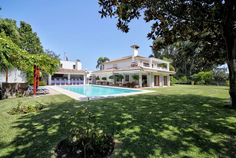 Fritliggende villa · Costalita