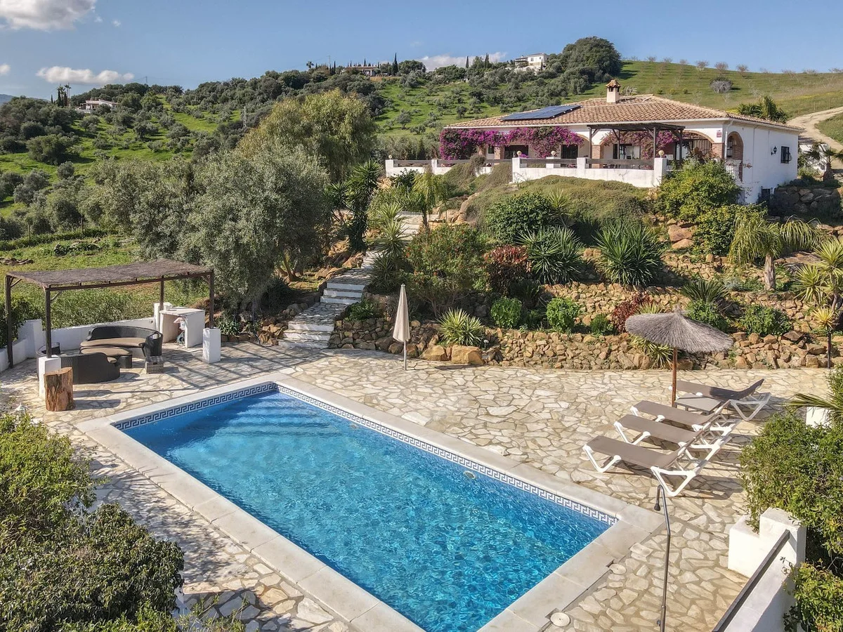 Villa independiente in Alozaina