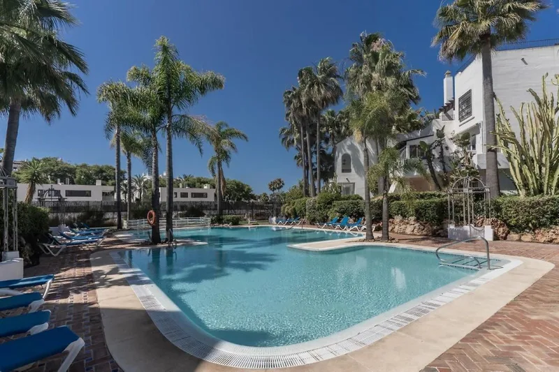 Toppleilighet over to plan · Puerto Banús