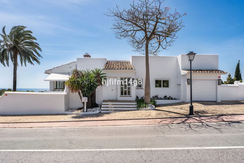 Fritliggende villa · Nueva Andalucía