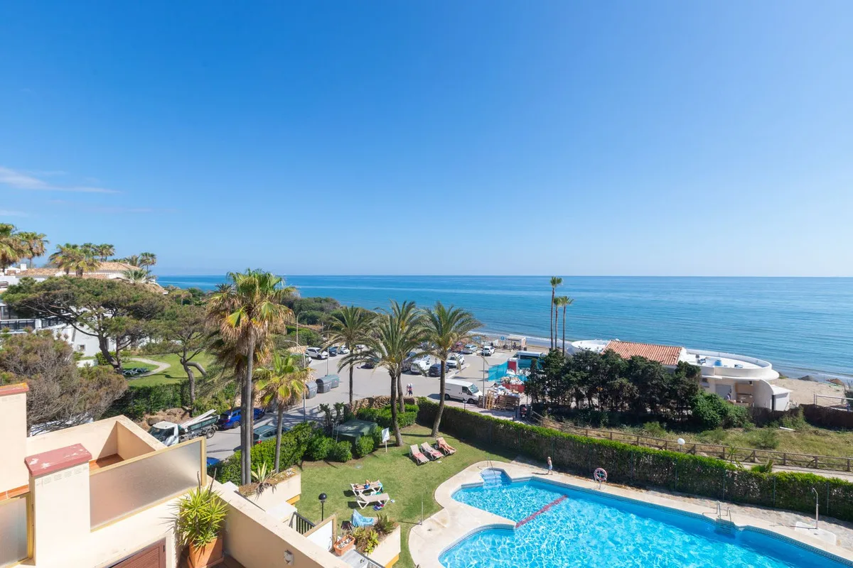 Ático in Elviria