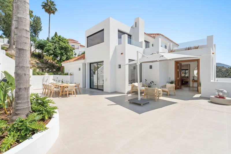Frittliggende villa · Nueva Andalucía