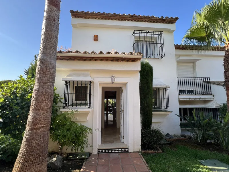 Townhouse in El Paraiso