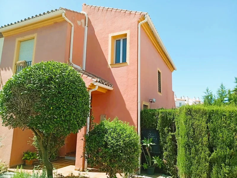 Halfvrijstaande woning · Estepona