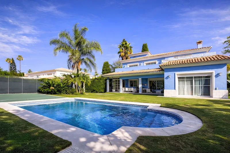 Fritliggende villa · Guadalmina Baja