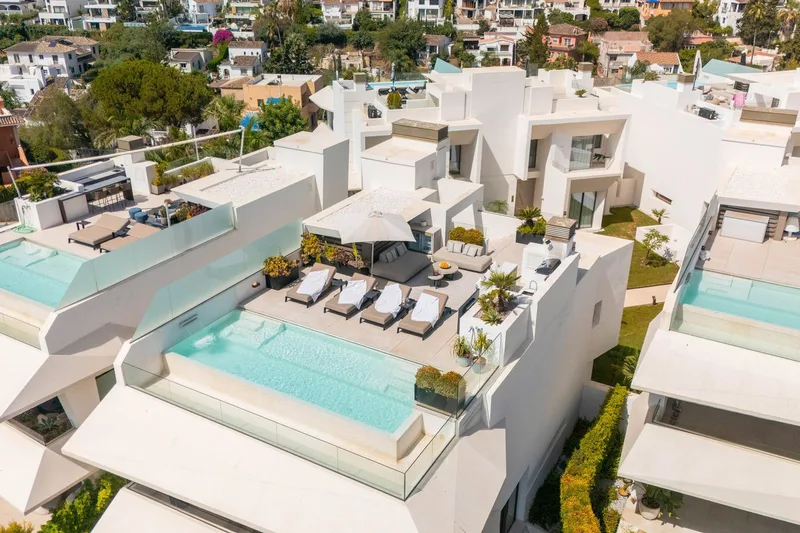 Frittliggende villa · Nueva Andalucía