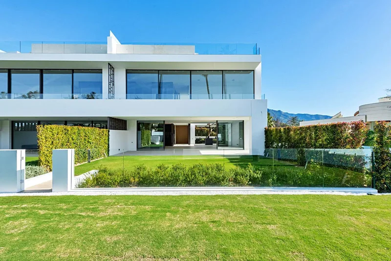Casa bifamiliare · The Golden Mile