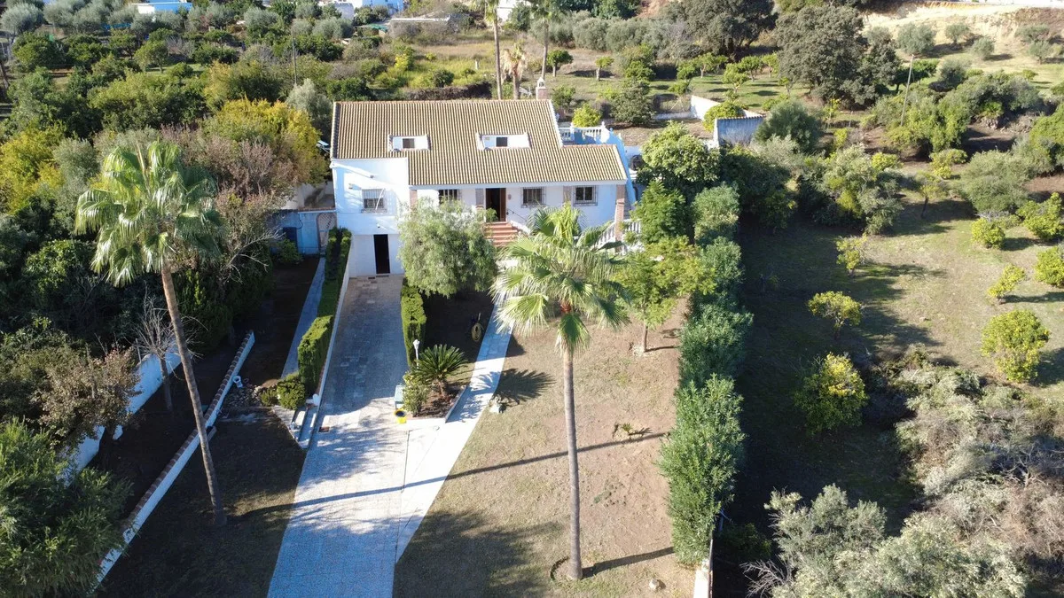 Finca · Cortijo in Alhaurín de la Torre