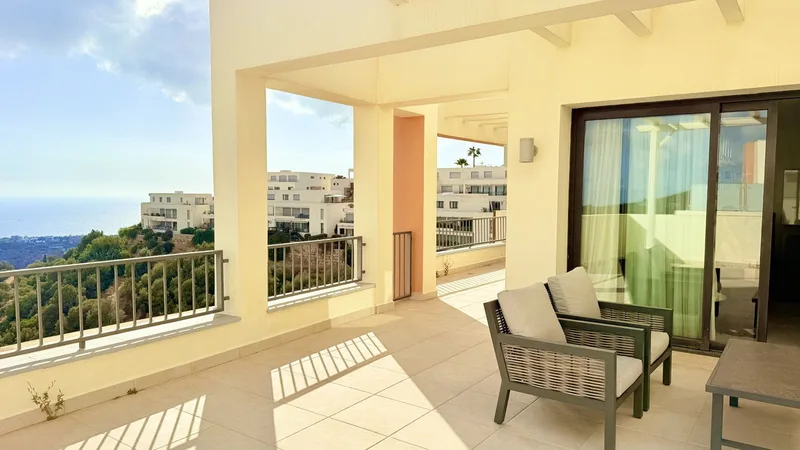 Penthouse in Altos de los Monteros