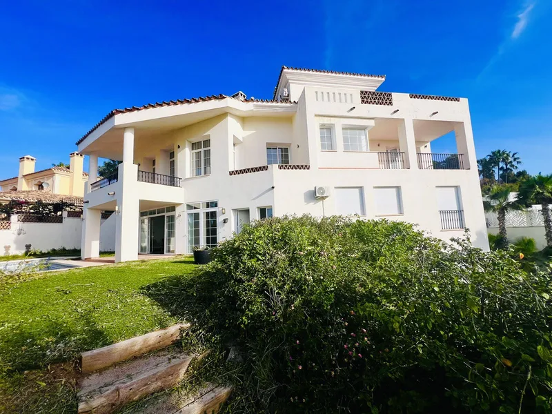 Frittliggende villa · La Quinta