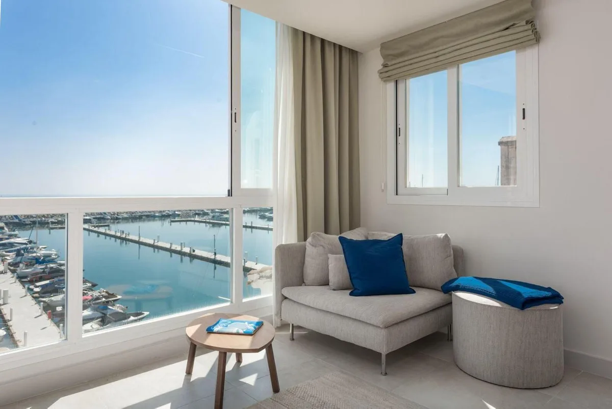 Апартамент верхнего этажа in Puerto Banús