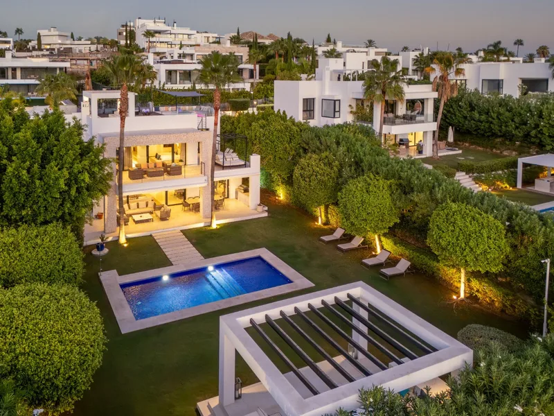Frittliggende villa · Nueva Andalucía