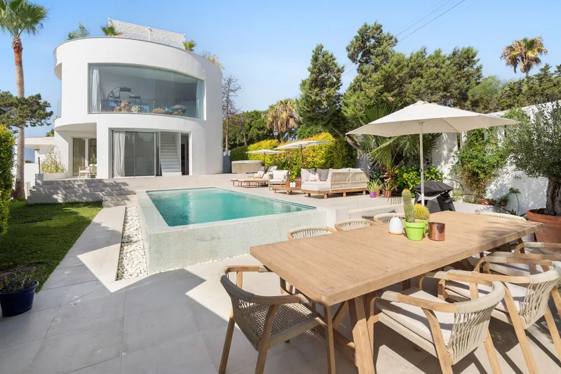 Fritliggende villa · Marbesa