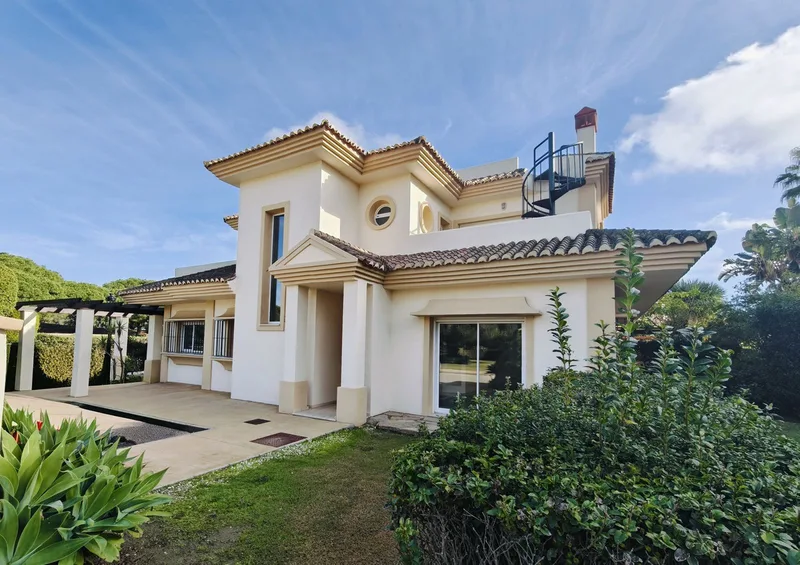 Casa bifamiliare · San Roque Club