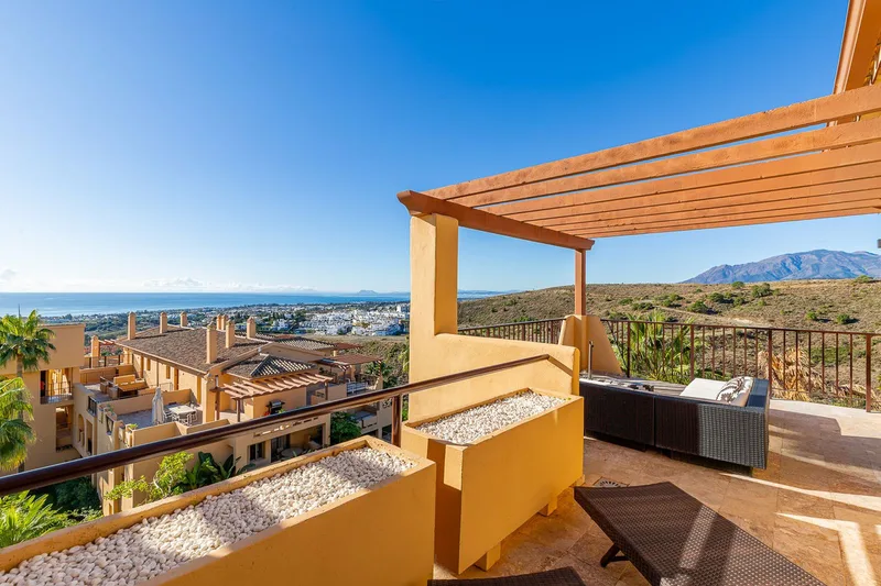 Top Floor Apartment in Benahavís
