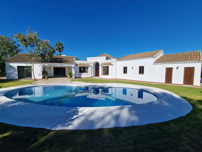 Fritliggende villa · Sotogrande Alto