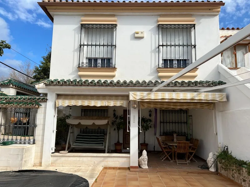 Detached Villa in Nueva Andalucía