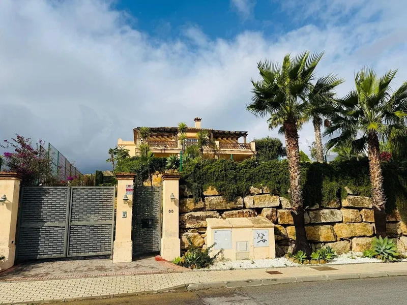 Willa wolnostojąca · Casares