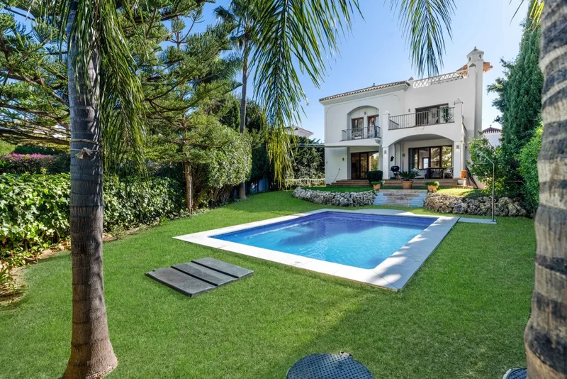 Detached Villa in Estepona