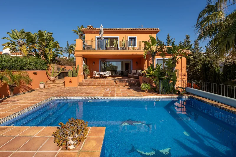 Fritliggende villa · Marbesa