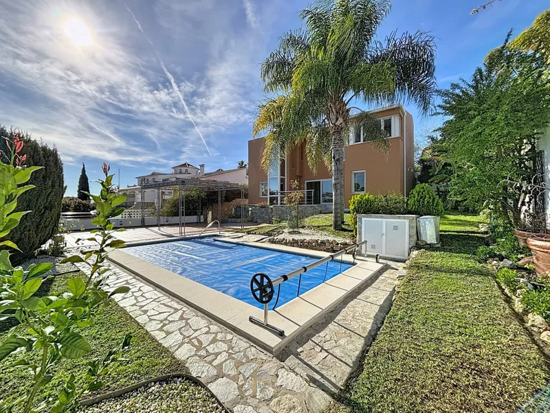 Detached Villa in Almayate