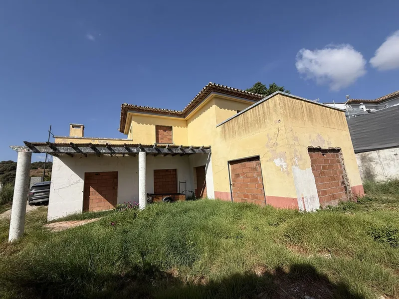 Detached Villa in Estepona