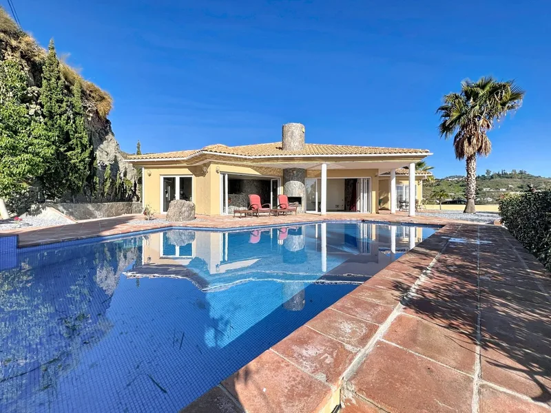 Detached Villa in Arenas