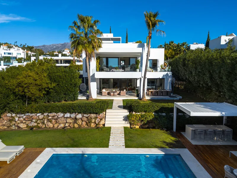 Frittliggende villa · Nueva Andalucía